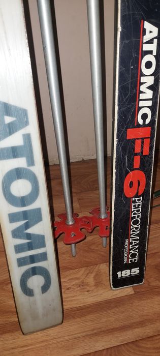 Горные лыжи и ботинки