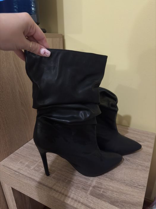 Черни набрани боти