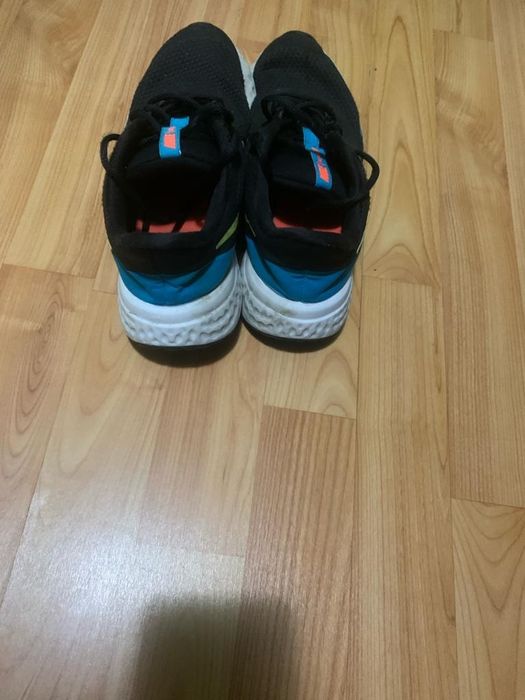 Adidași nike Stare buna