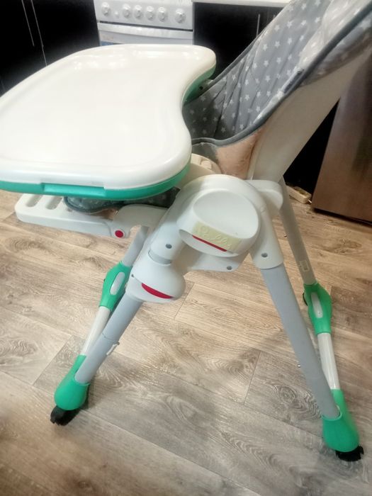 Продам столик для кормления