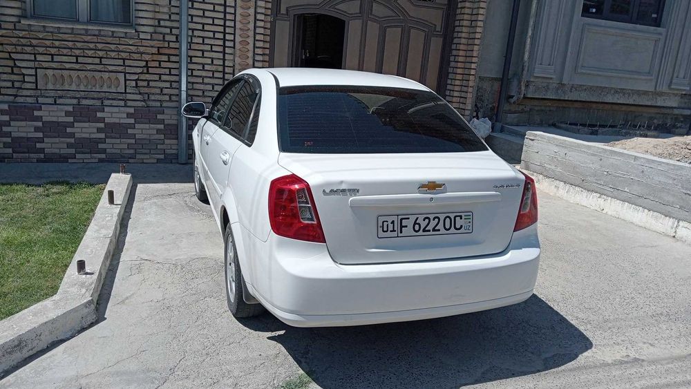 Lasetti 1.8 aftamat prapan