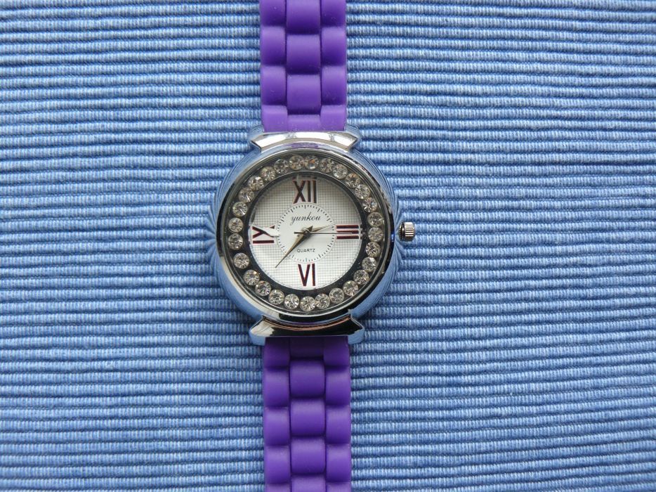 CEAS DAMA "YUNKAU" CP 2 ,Mecanism Quartz ,Curea din Silicon.