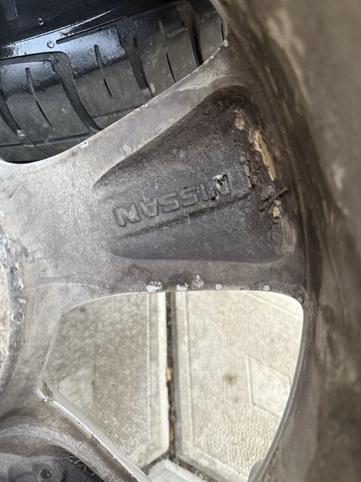 Jante Aliaj 5x114,3  nissan Cauciucuri 215 / 60 / 17