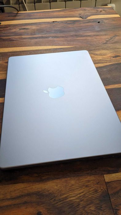M1 Macbook pro 2021 Space Gray 14 inch 16GB 512 GB