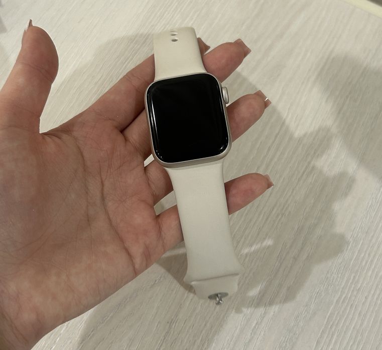 Apple Watch SE 2 (Gen 2), 40 мм, Starlight