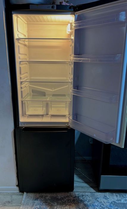 Холодильник Аристон