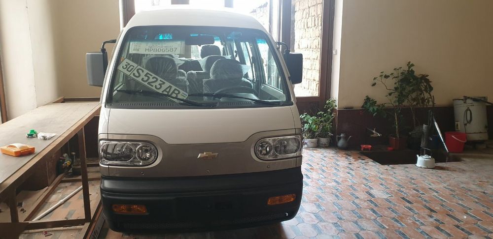 Yangi Damas moshinasi