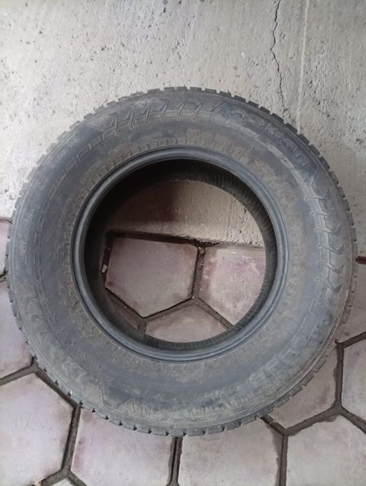 Продам зимнию резину 265 65 R17