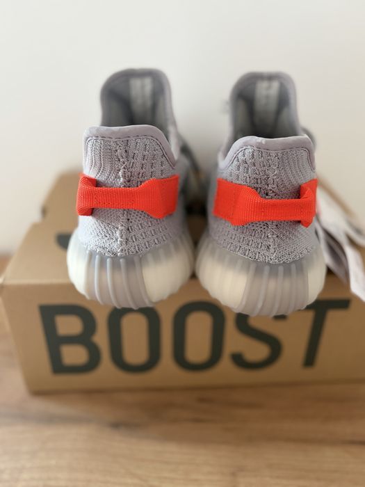 Vand Adidas Yeezy 350 V2 Tail Light | Marimi 40 42 43 EU