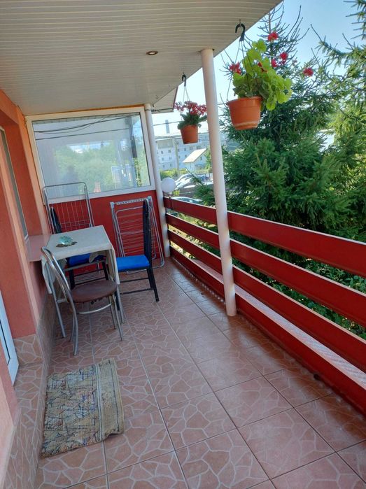 Inchiriez apartament 2 camere la casa