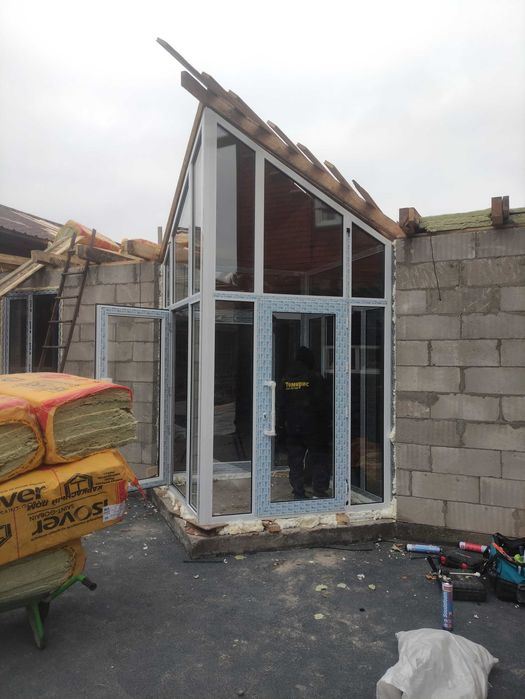 Пластиковые двери, витражи, перегородки.