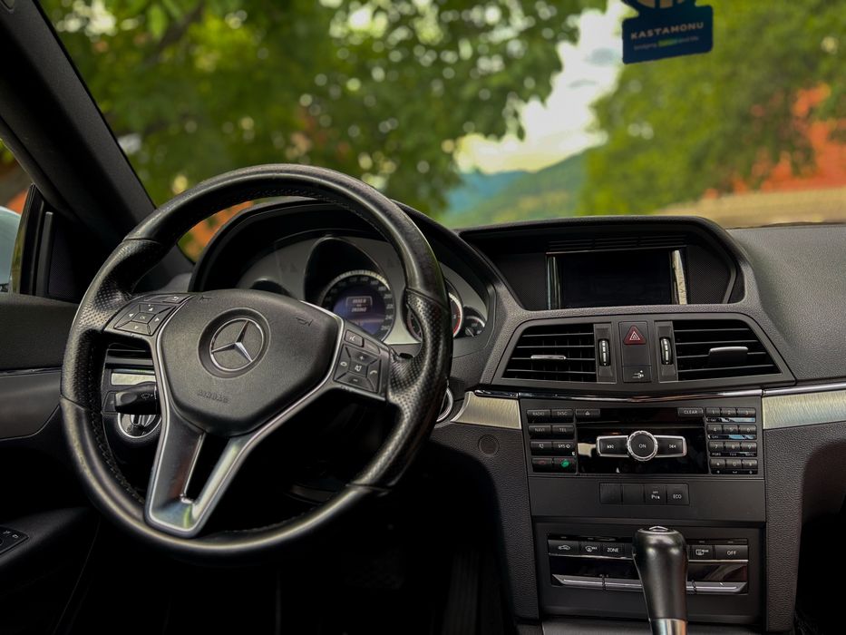 MERCEDES-BENZ E-Class 2012 — imagine 3