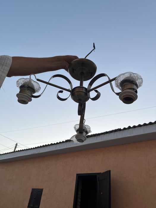 Продается люстра