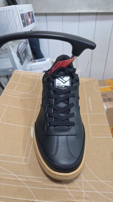 Кроссовк  lining оригинал