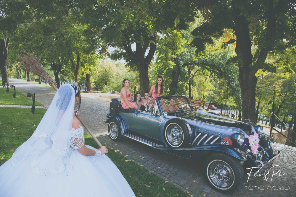 Echipa FOTO-VIDEO cu experienta de peste 10 ani.Tu poti alege!