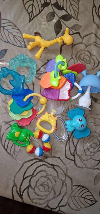 Прорезыватели для зубов,грызунки для деток.