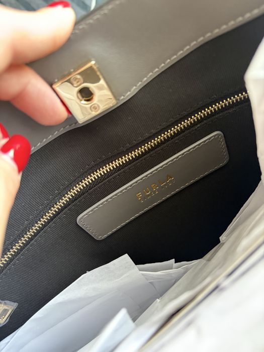 НОВА чанта Furla Agata