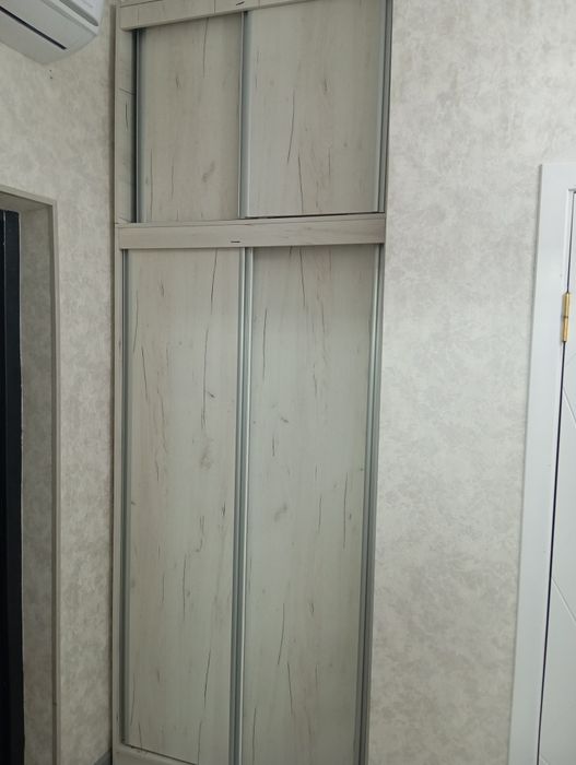 Продается Кровать .Стол стульчики угловой шкаф