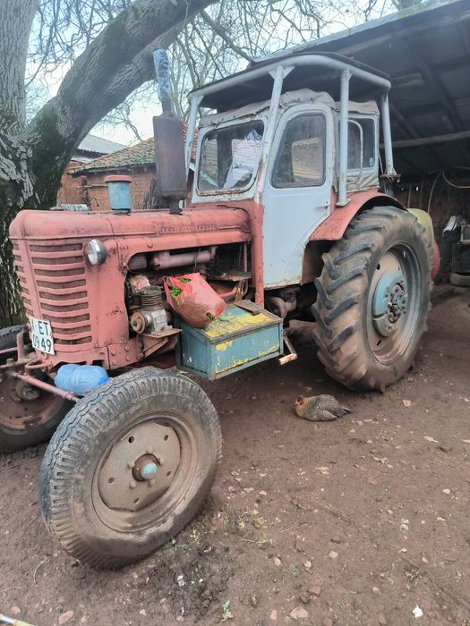 Трактор ЮМЗ с инвентар