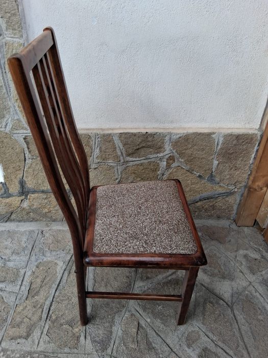 Дървени столове за маса