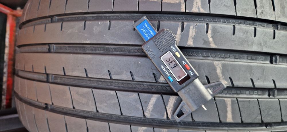 2 Anvelope Good Year 225 40 R19 de vara