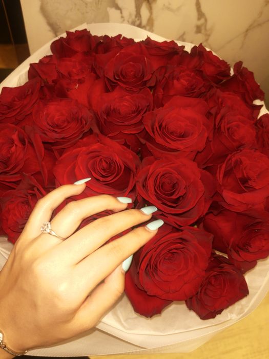Красные розы 27 шт