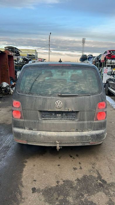 Dezmembrez Volkswagen Touran an 2007 2.0 bkd cutie automata