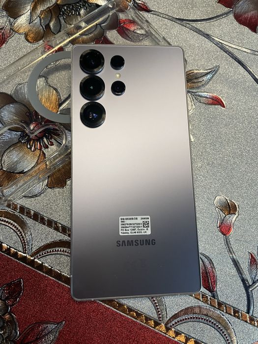 Vand/schimb s25 ultra aproape nou 33 cicluri de incarcare