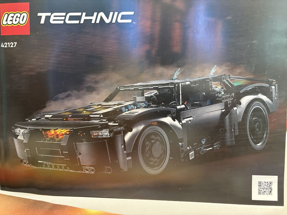 Продавам Lego Technic 42127 The Batman + подарък