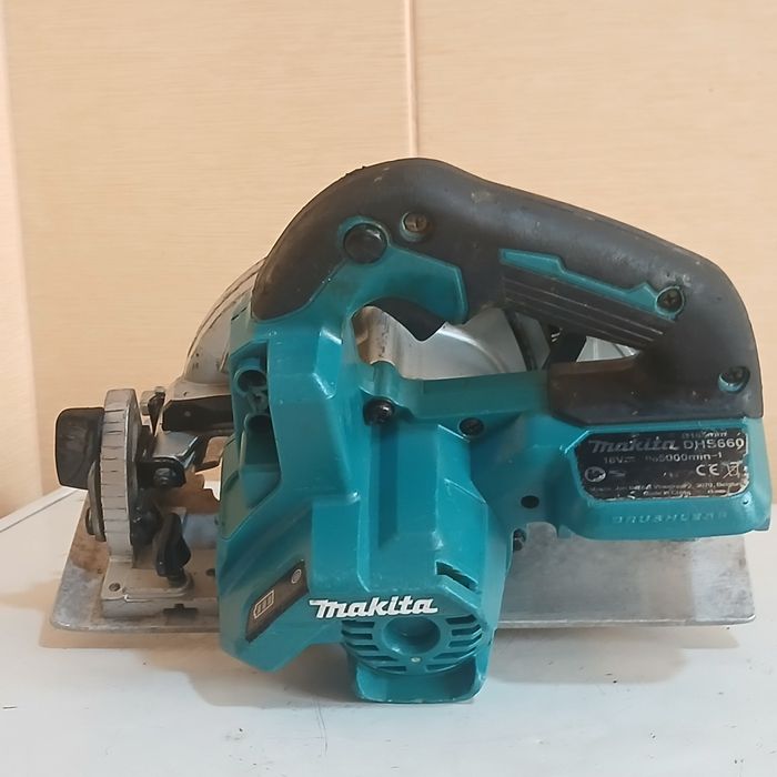 Corp circular makita acumulator