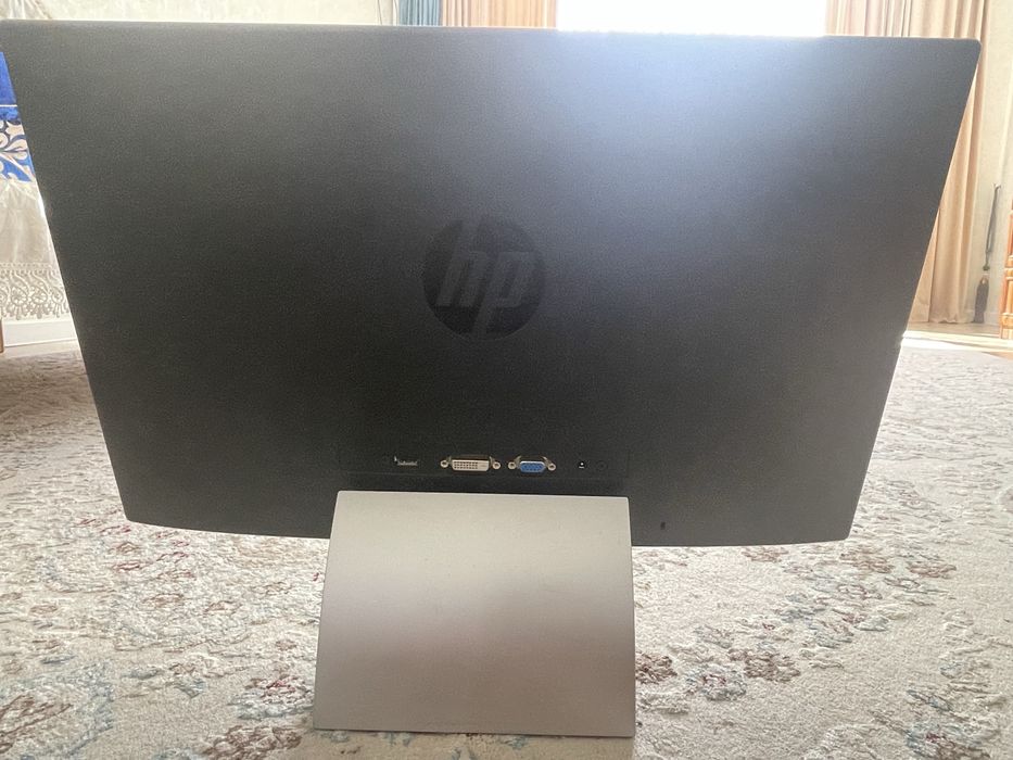 Монитор HP в отличном состояний