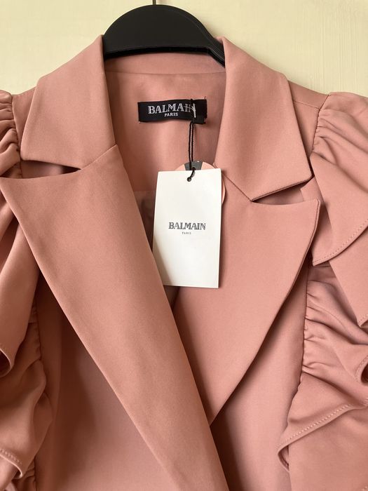 Balmain уникални нови рокли