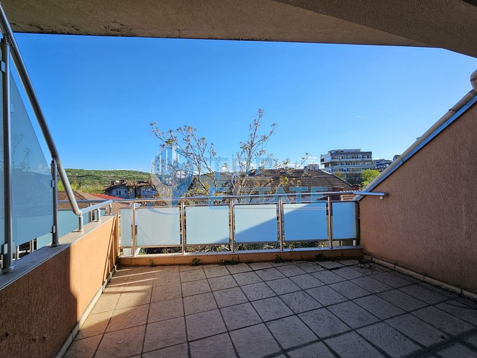 Продава се Двустаен апартамент в Велико Търново, Център - 70 кв.м за 1572 €/кв.м - Снимка #8