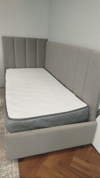 Продается кровать детская 90 на 200