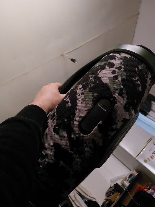 Продаю jbl boombox 2