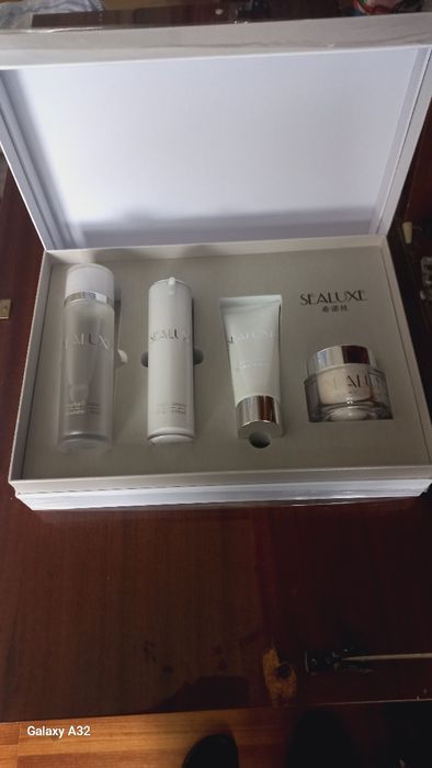 Косметический набор 4 в 1.