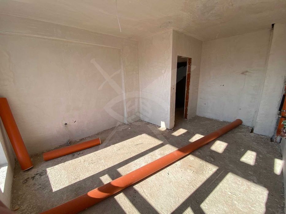 Продава се Двустаен апартамент в Пловдив, Остромила - 62 кв.м за 1307 €/кв.м - Снимка #1