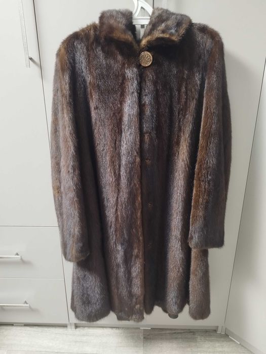 Продам норковую шубу