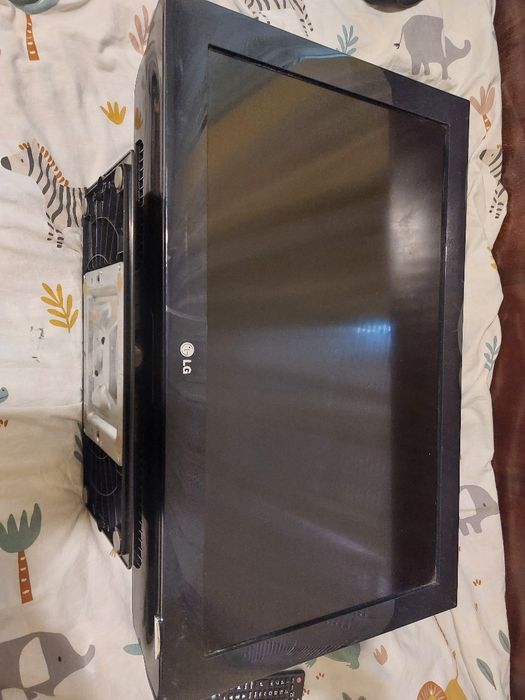Продавам телевизор LG