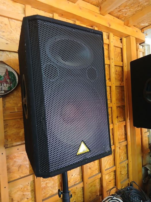 Boxe behringer +mixer și microfoane