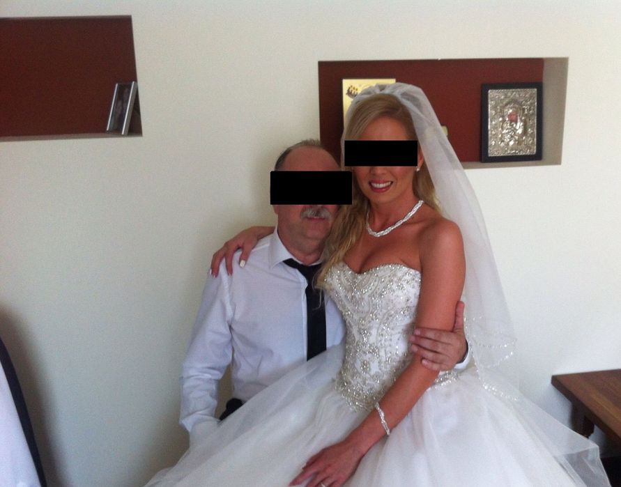 Rochie de mireasa cu trena lunga