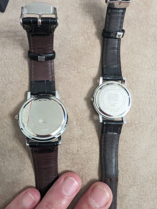 Продам пару часов