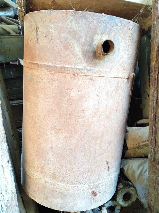 Продаётся бак под жидкость