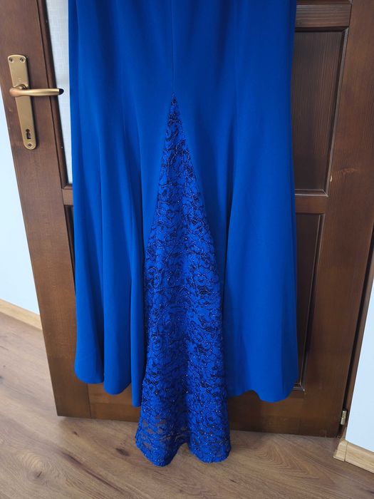 Rochie eleganta cu trenă