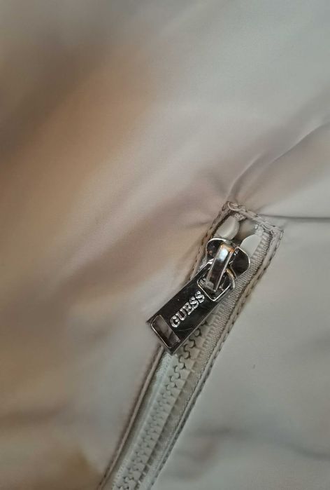 Оригинално дамско яке Guess