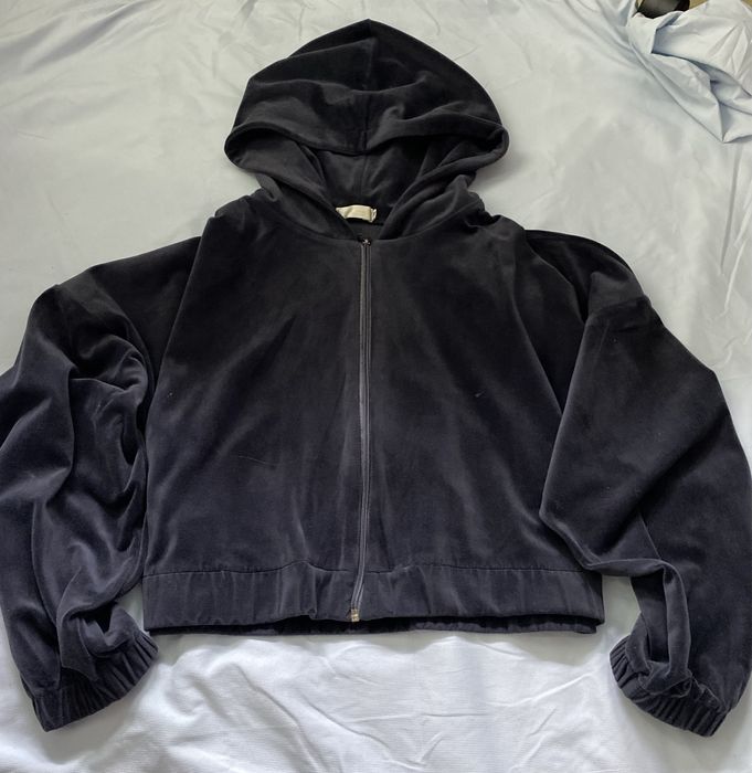 Продам велюровый костюм