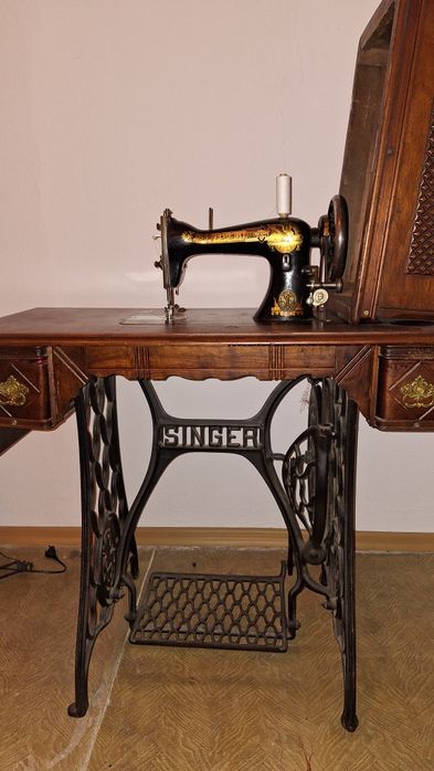 Masina de cusut Singer
