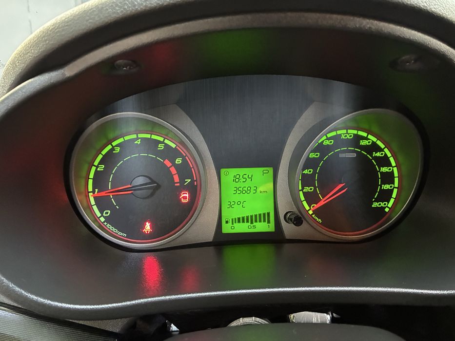 Продам Lada Kalina 2, 2015.