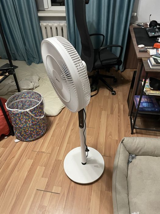 Продам напольный вентилятор Midea