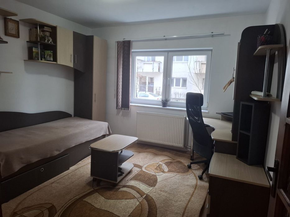Vand apartament 3 camere Gherla, 70mp